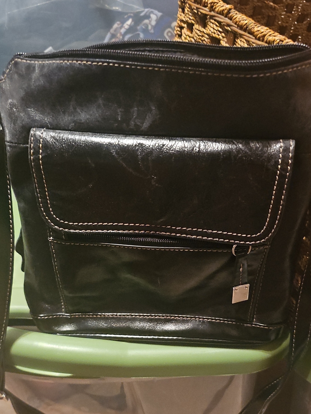 Giani Bernini  Black Leather Crossbody Bag - Classic Stitch Detail